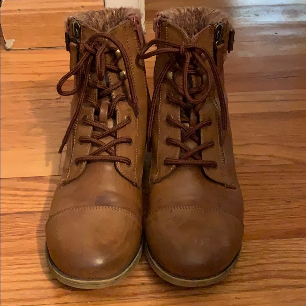 Brown ankle boot shoes